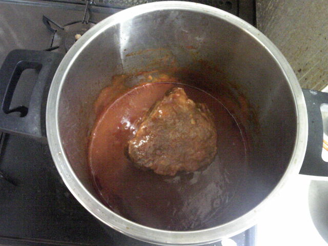 牛頬肉の煮込みトマトソース 圧力鍋使用